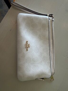Coach White Pebbled Leather Wristlet with Gold Hardware
